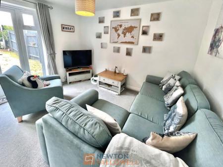 3 bedroom Semi-detached house for sale in Linnet Drive, Mansfield, NG21