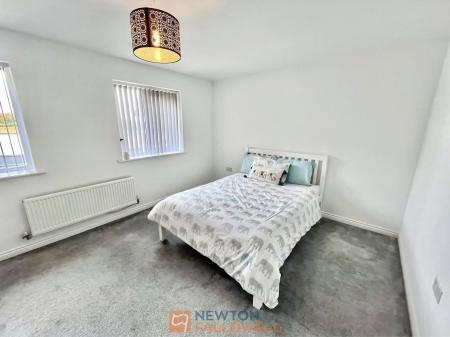 3 bedroom Semi-detached house for sale in Linnet Drive, Mansfield, NG21