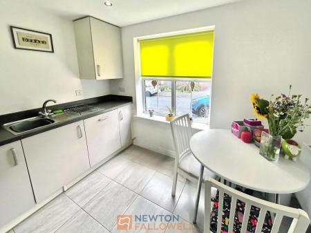 3 bedroom Semi-detached house for sale in Linnet Drive, Mansfield, NG21