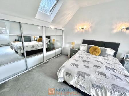 3 bedroom Semi-detached house for sale in Linnet Drive, Mansfield, NG21