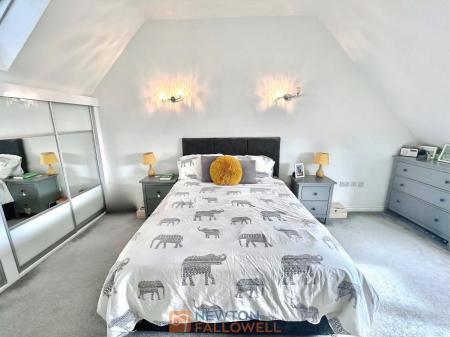 3 bedroom Semi-detached house for sale in Linnet Drive, Mansfield, NG21