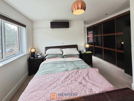 4 bedroom Detached house for sale in Kingfisher Way, Ollerton, NG22