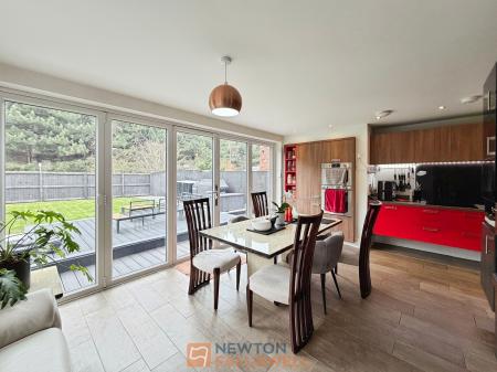 4 bedroom Detached house for sale in Kingfisher Way, Ollerton, NG22