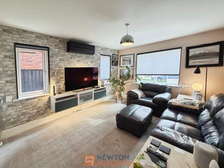 4 bedroom Detached house for sale in Kingfisher Way, Ollerton, NG22