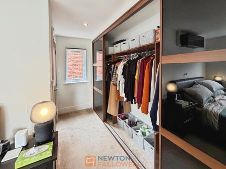 4 bedroom Detached house for sale in Kingfisher Way, Ollerton, NG22