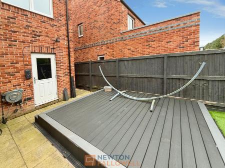 4 bedroom Detached house for sale in Kingfisher Way, Ollerton, NG22