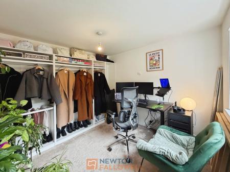 4 bedroom Detached house for sale in Kingfisher Way, Ollerton, NG22