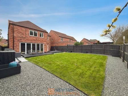 4 bedroom Detached house for sale in Kingfisher Way, Ollerton, NG22