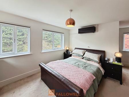 4 bedroom Detached house for sale in Kingfisher Way, Ollerton, NG22