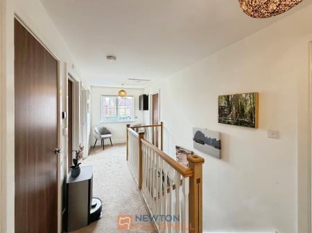 4 bedroom Detached house for sale in Kingfisher Way, Ollerton, NG22