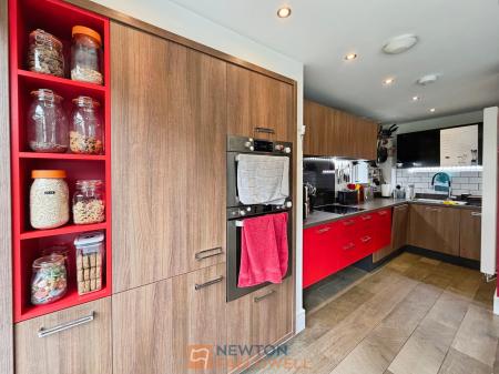 4 bedroom Detached house for sale in Kingfisher Way, Ollerton, NG22