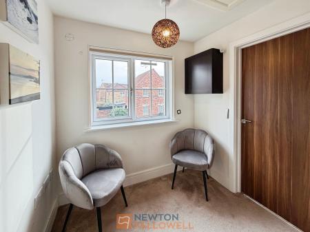 4 bedroom Detached house for sale in Kingfisher Way, Ollerton, NG22