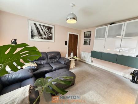 4 bedroom Detached house for sale in Kingfisher Way, Ollerton, NG22