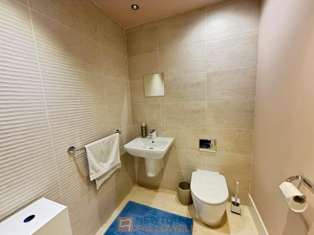 4 bedroom Detached house for sale in Kingfisher Way, Ollerton, NG22