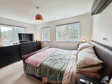 4 bedroom Detached house for sale in Kingfisher Way, Ollerton, NG22