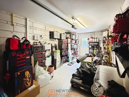 4 bedroom Detached house for sale in Kingfisher Way, Ollerton, NG22