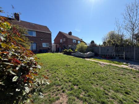3 bedroom Semi-detached house for sale in Ash Grove, Sutton-In-Ashfield, NG17