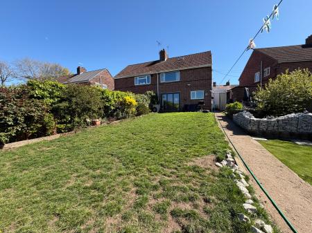3 bedroom Semi-detached house for sale in Ash Grove, Sutton-In-Ashfield, NG17