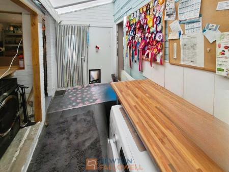 3 bedroom Semi-detached house for sale in Ash Grove, Sutton-In-Ashfield, NG17