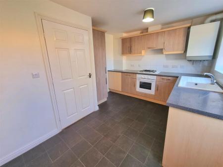 2 bedroom Semi-detached house to let in Clay Cross Drive, Clipstone Village, NG21