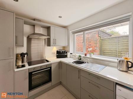 3 bedroom Semi-detached house to let in Brick Kiln Lane, Mansfield, NG18