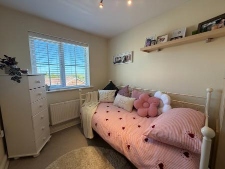 3 bedroom Town house for sale in Burton Rise, Kirkby-in-Ashfield, NG17