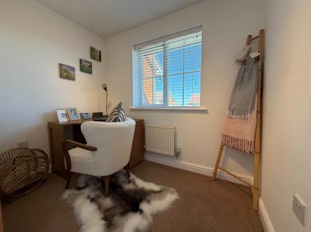 3 bedroom Town house for sale in Burton Rise, Kirkby-in-Ashfield, NG17