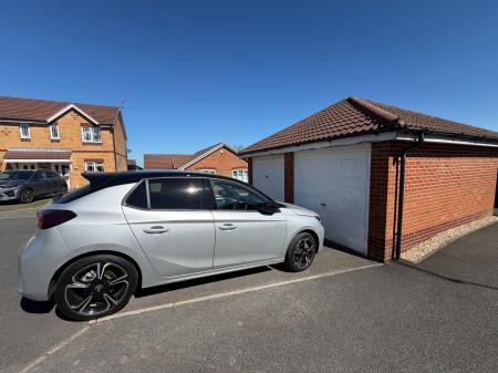 3 bedroom Town house for sale in Burton Rise, Kirkby-in-Ashfield, NG17