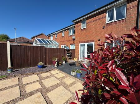 3 bedroom Town house for sale in Burton Rise, Kirkby-in-Ashfield, NG17