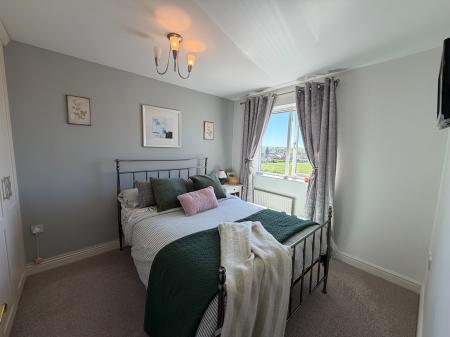 3 bedroom Town house for sale in Burton Rise, Kirkby-in-Ashfield, NG17