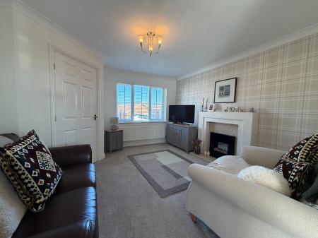 3 bedroom Town house for sale in Burton Rise, Kirkby-in-Ashfield, NG17