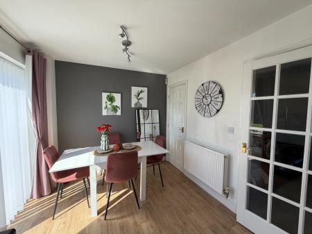 3 bedroom Town house for sale in Burton Rise, Kirkby-in-Ashfield, NG17