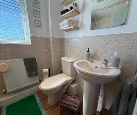 3 bedroom Town house for sale in Burton Rise, Kirkby-in-Ashfield, NG17