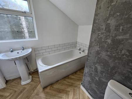 2 bedroom Terraced House to let in Byron Street, Mansfield, NG18