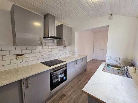 2 bedroom Terraced House to let in Byron Street, Mansfield, NG18
