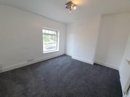 2 bedroom Terraced House to let in Leeming Lane South, Mansfield Woodhouse, NG19