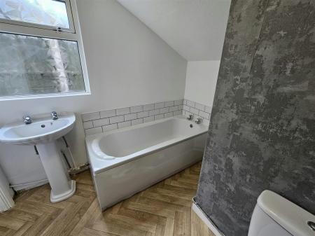 3 bedroom Terraced House to let in Byron Street, Mansfield, NG18