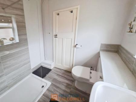 3 bedroom Semi-detached house for sale in Ash Grove, Sutton-In-Ashfield, NG17