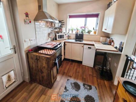 3 bedroom Semi-detached house for sale in Ash Grove, Sutton-In-Ashfield, NG17