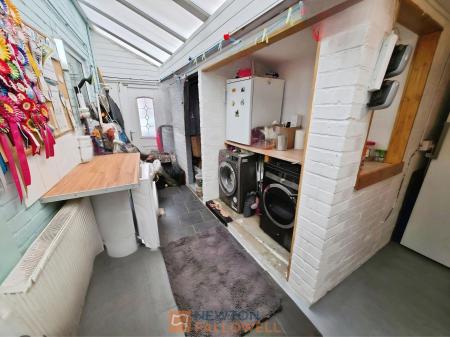 3 bedroom Semi-detached house for sale in Ash Grove, Sutton-In-Ashfield, NG17