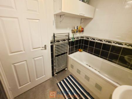 2 bedroom Terraced House for sale in Asquith Mews, Mansfield, NG18