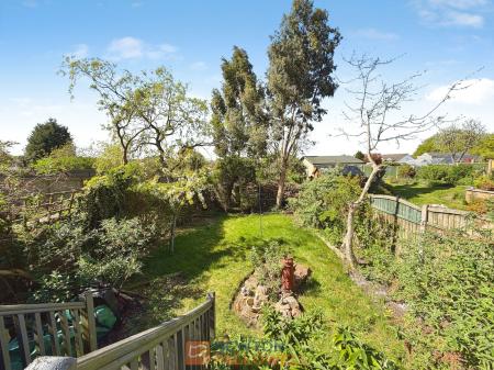 4 bedroom Semi-detached house for sale in Clifton Grove, Mansfield, NG18