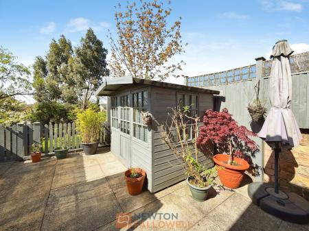 4 bedroom Semi-detached house for sale in Clifton Grove, Mansfield, NG18