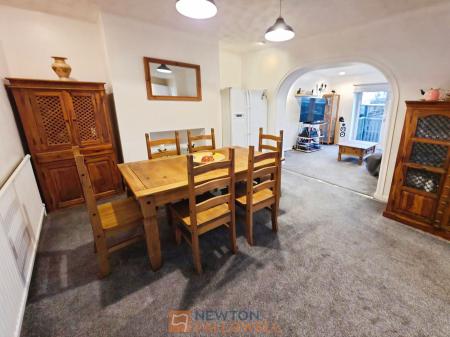 4 bedroom Semi-detached house for sale in Clifton Grove, Mansfield, NG18