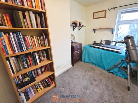 4 bedroom Semi-detached house for sale in Clifton Grove, Mansfield, NG18