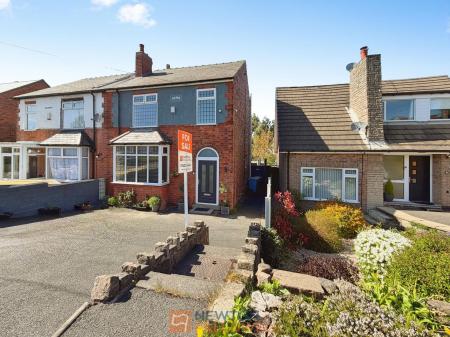 4 bedroom Semi-detached house for sale in Clifton Grove, Mansfield, NG18