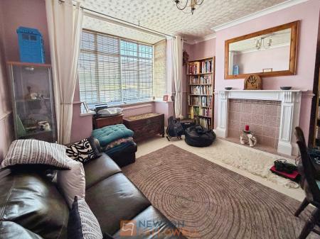 4 bedroom Semi-detached house for sale in Clifton Grove, Mansfield, NG18