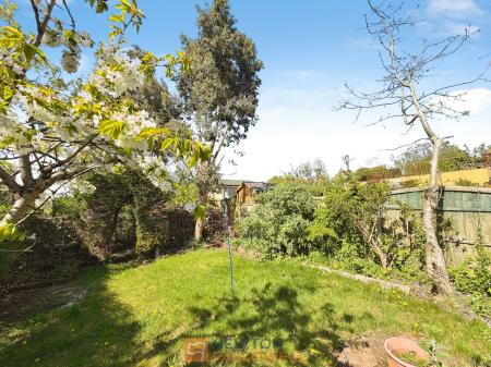 4 bedroom Semi-detached house for sale in Clifton Grove, Mansfield, NG18