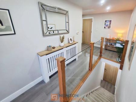 4 bedroom Detached house for sale in Waverley Road, Mansfield, NG18
