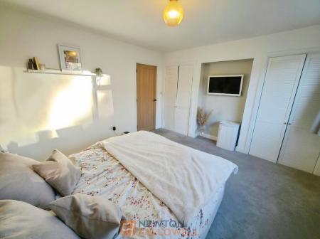 4 bedroom Detached house for sale in Waverley Road, Mansfield, NG18